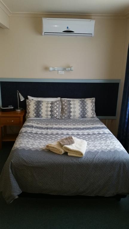 Kaniva Midway Motel Phòng bức ảnh