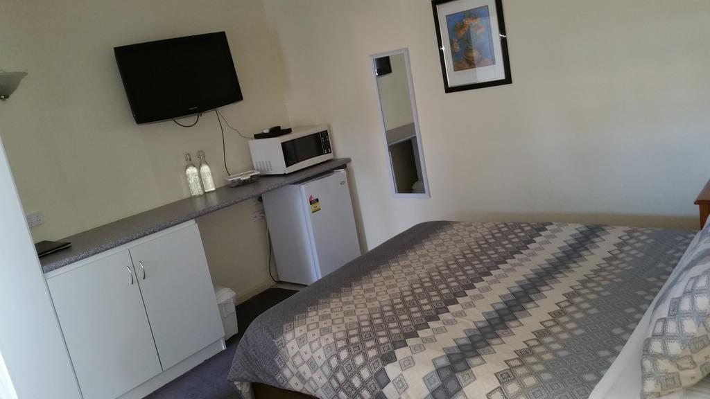 Kaniva Midway Motel Ngoại thất bức ảnh