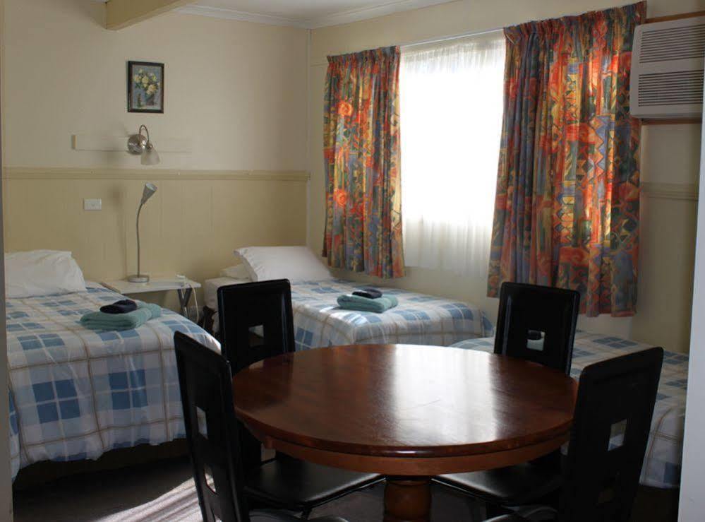 Kaniva Midway Motel Ngoại thất bức ảnh